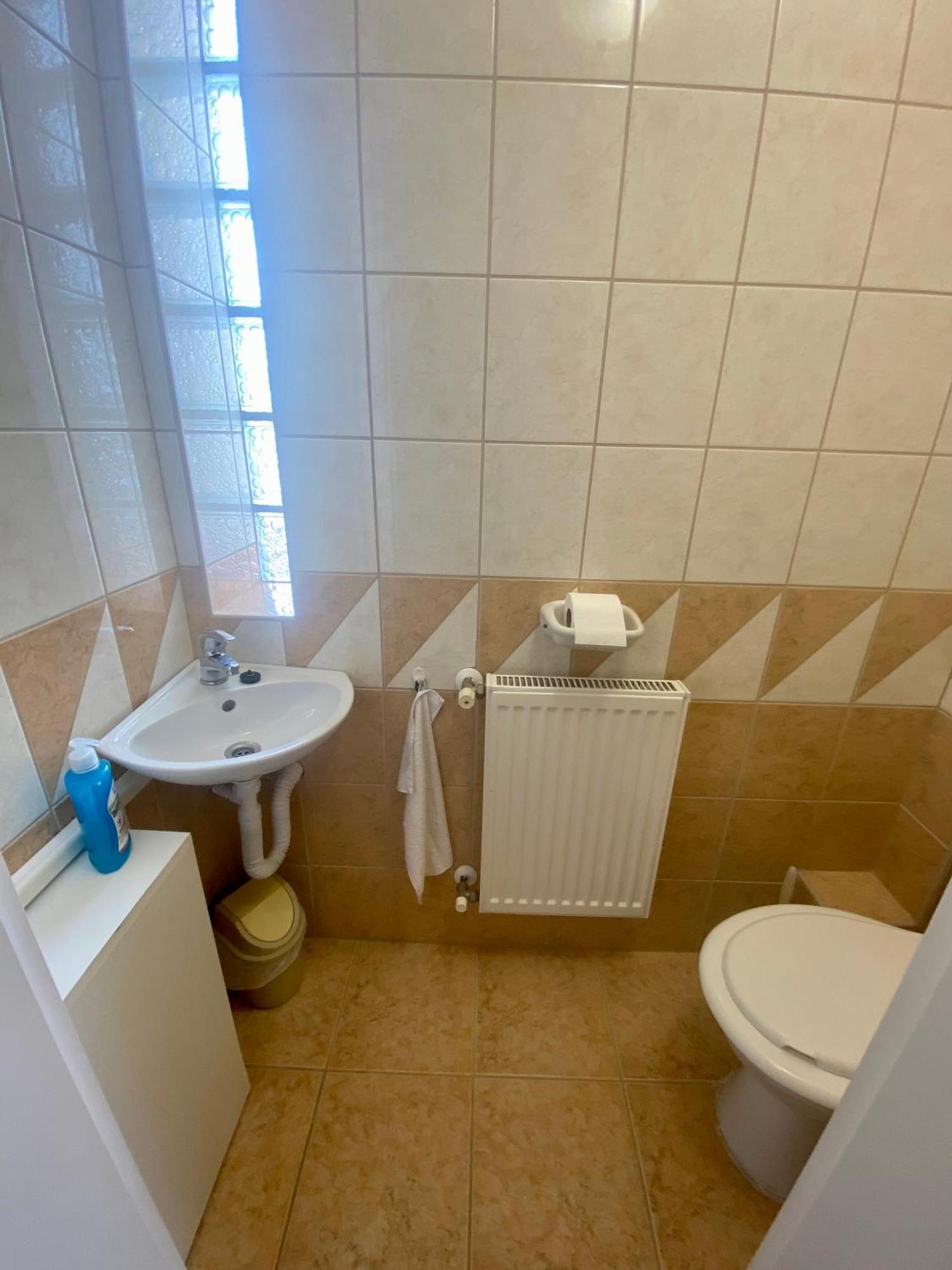 Hajnal Vendeghaz Apartment ไฮจ์ดุสโซบอสโล ภายนอก รูปภาพ