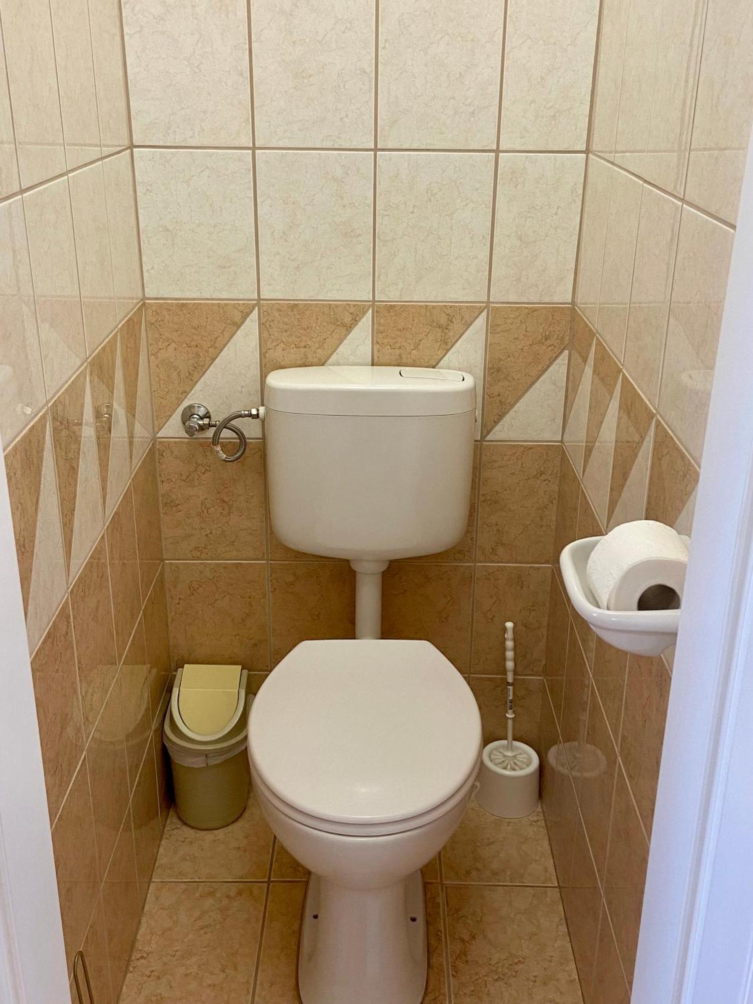 Hajnal Vendeghaz Apartment ไฮจ์ดุสโซบอสโล ภายนอก รูปภาพ